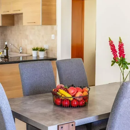 In Sleeps 6 Includes Swimming Pool Air Con And Wifi 1 빌라 *