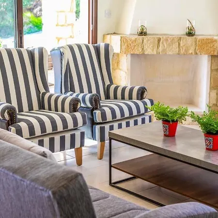 In Sleeps 6 Includes Swimming Pool Air Con And Wifi 1 Κισσόνεργα