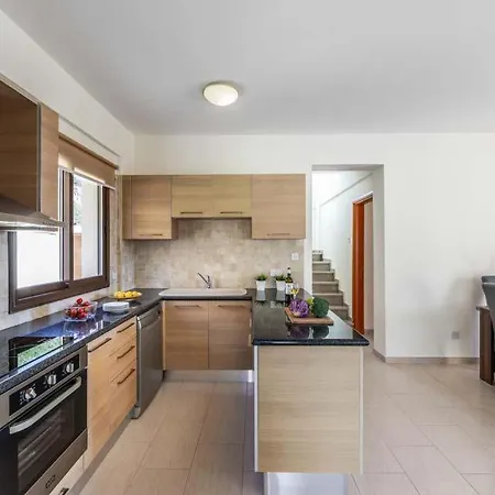 Villa In Sleeps 6 Includes Swimming Pool Air Con And Wifi 1