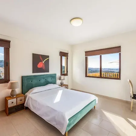 Βίλα In Sleeps 6 Includes Swimming Pool Air Con And Wifi 1 *