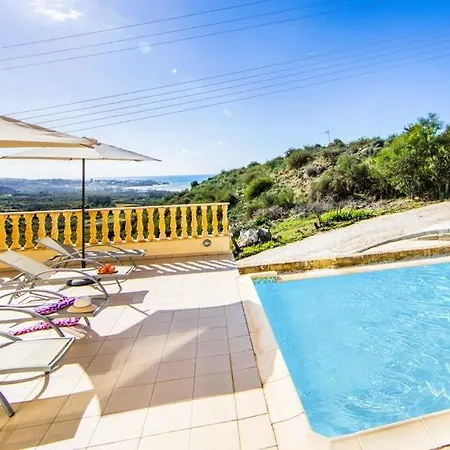 In Sleeps 6 Includes Swimming Pool Air Con And Wifi 1 Βίλα Κισσόνεργα