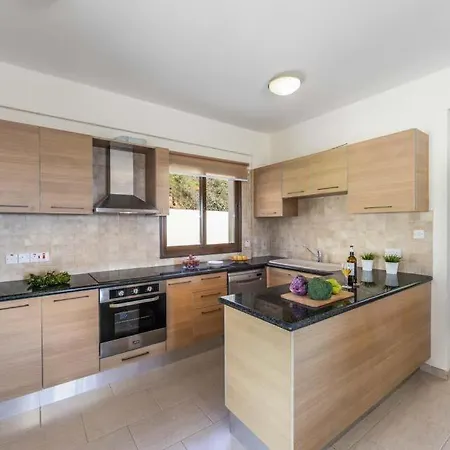 Villa In Sleeps 6 Includes Swimming Pool Air Con And Wifi 1