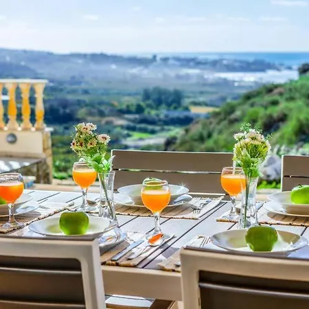 Βίλα In Sleeps 6 Includes Swimming Pool Air Con And Wifi 1 *